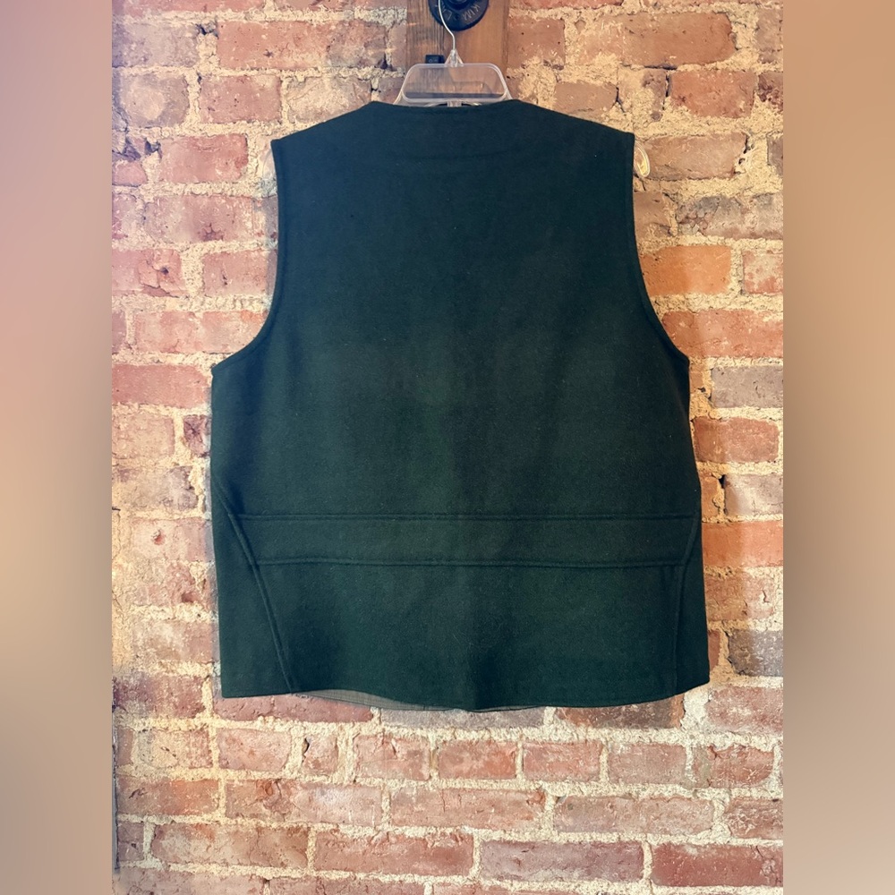 Orvis Green Four Pocket -  100% Wool Vest - Size Large - Picture 3 of 5